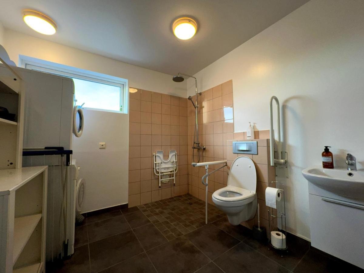 Bakland ad Lágafelli Apartment Butharholshverfi Bagian luar foto